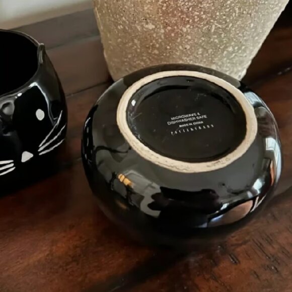 NEW S2 Pottery Barn Figural Black Cat Bowls | 4.5" Black Fall Snack Bowl - Picture 5 of 6